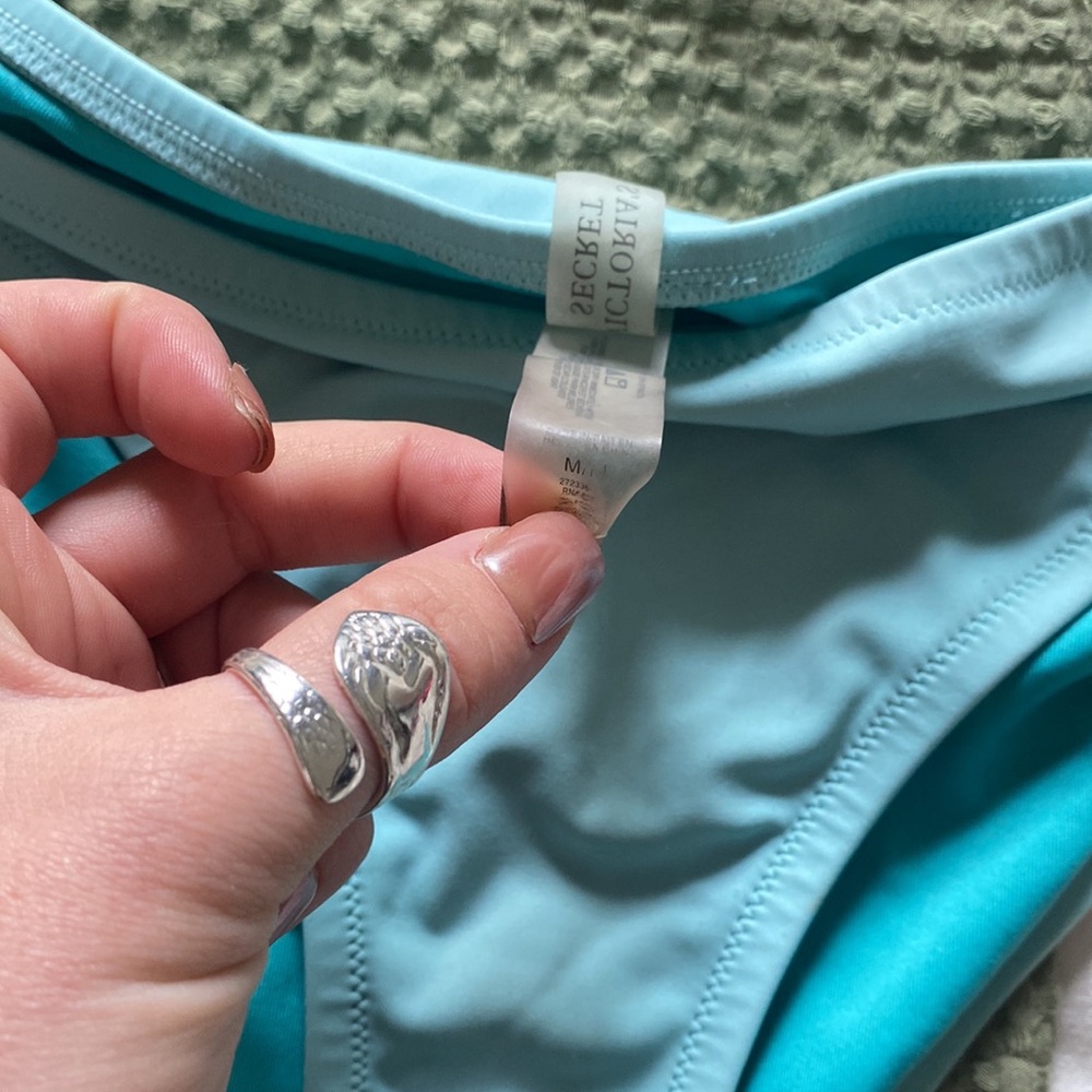 Turquoise Victorias Secret Bikini - Picture 3 of 3
